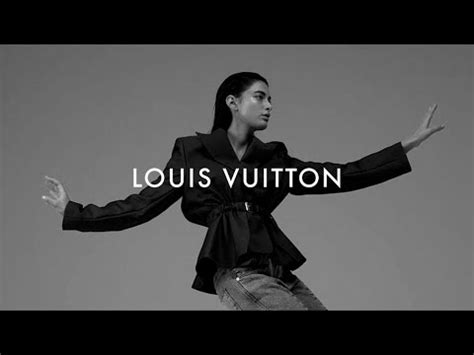 [Playlist] An hour shopping at LOUIS VU